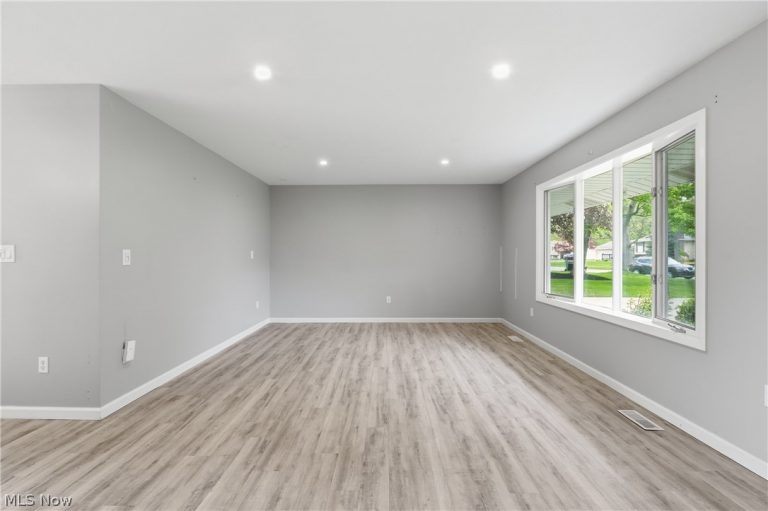 8139 Yorkshire Drive, Mentor, OH - Photo 8