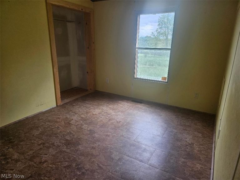 5229 Senate Road, Amsterdam, OH - Photo 8