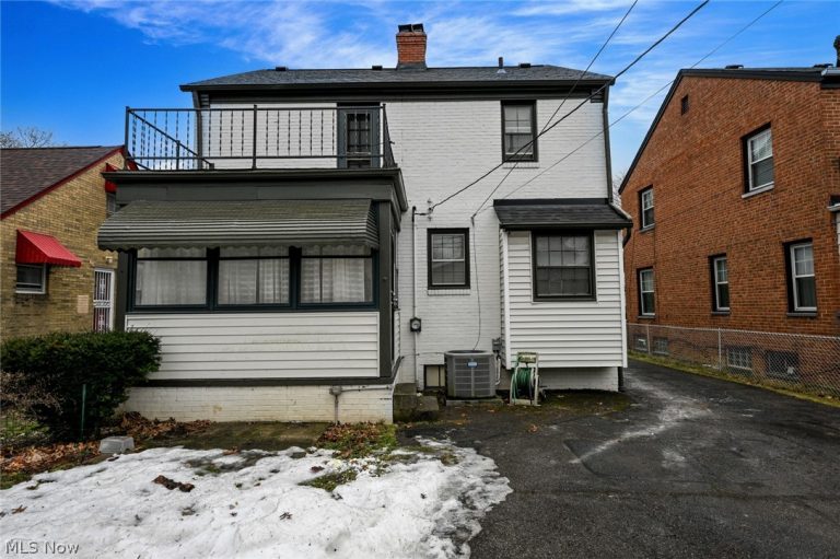 3699 Bainbridge Road, Cleveland Heights, OH - Photo 4