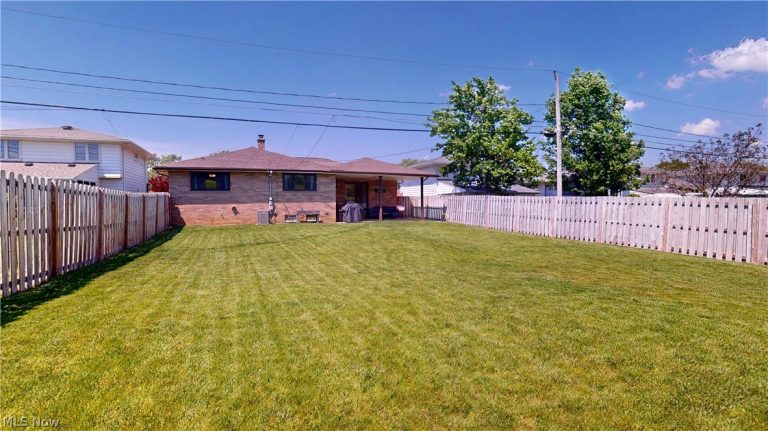 2221 Coventry Drive, Parma, OH - Photo 5