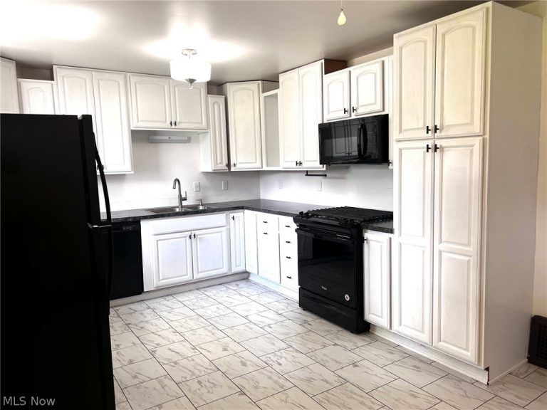 1798 Maplewood, Warren, OH - Photo 3