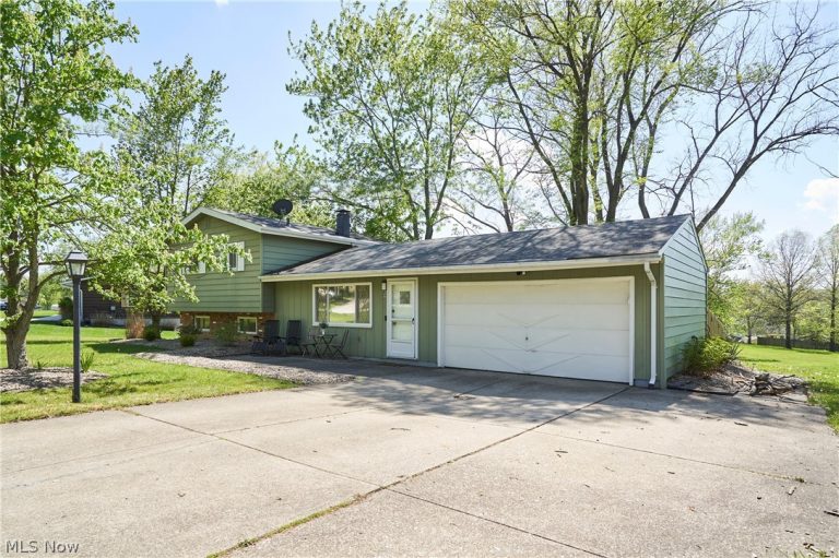 890 Iroquois Run, Macedonia, OH - Photo 2