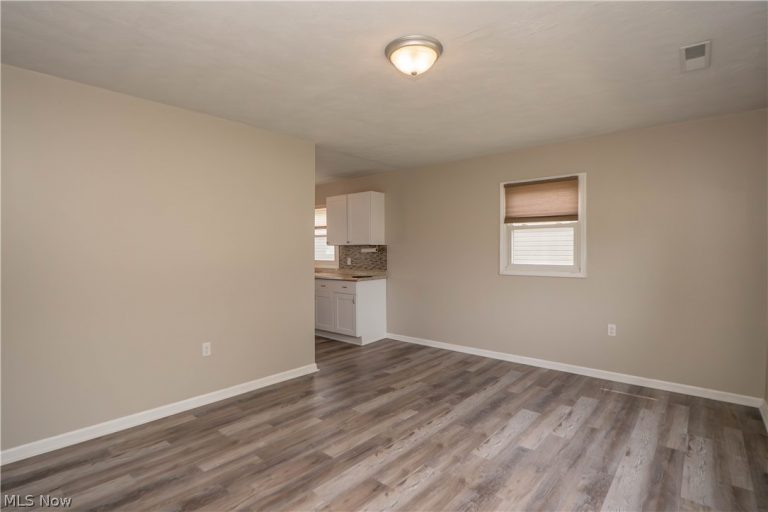 1060 Orchard Avenue, North Canton, OH - Photo 5