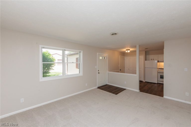 126 Royal Crest Drive #E, Seville, OH - Photo 5