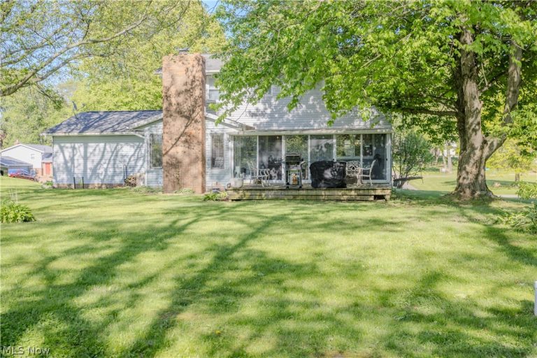 11805 Meadowlane Avenue, Uniontown, OH - Photo 6