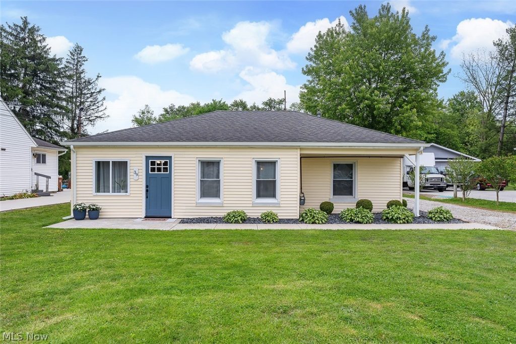 39 Prospect Street, Seville, OH