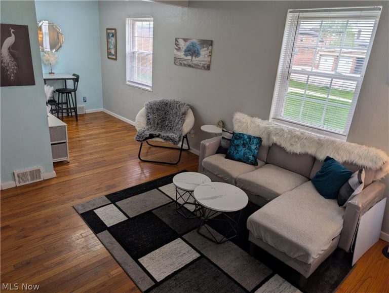 422 Clearview Drive #J10, Euclid, OH - Photo 2