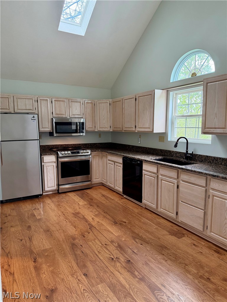 511 Brandon Court, Chardon, OH - Photo 2