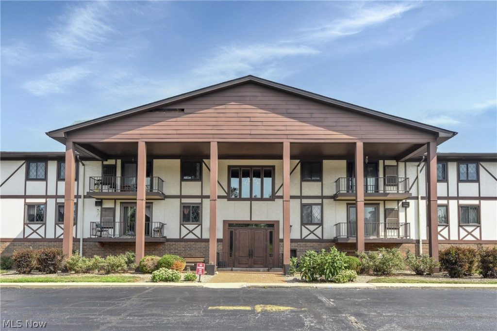 4849 Grace Road #122, North Olmsted, OH