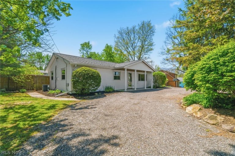 9883 Meldon Drive, Streetsboro, OH - Photo 2