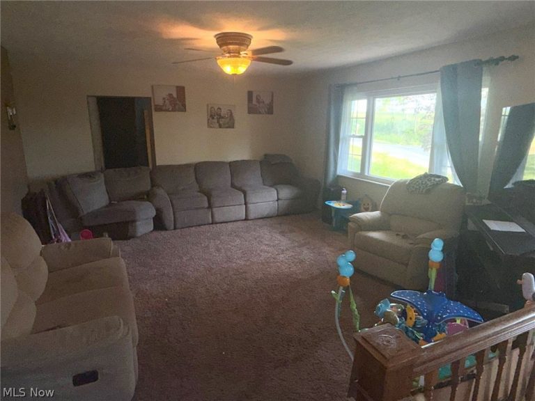 83 Watson Lane, Belpre, OH - Photo 3