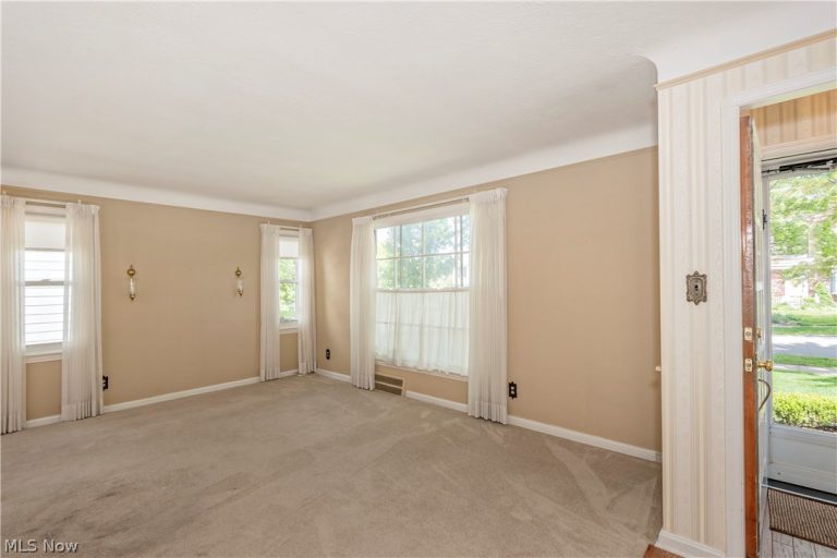 4810 Westbourne Road, Lyndhurst, OH - Photo 5