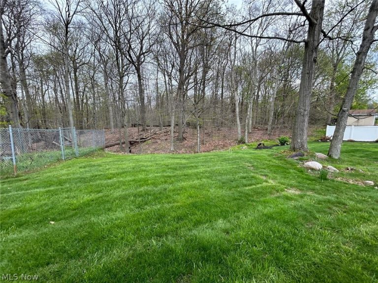 24437 Ridgeline, Bedford Heights, OH - Photo 5