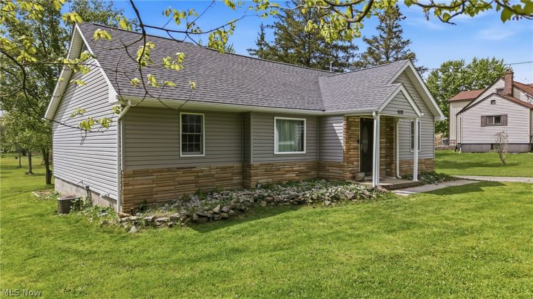 1532 Stateline Road, Masury, OH - Photo 2