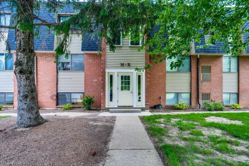 216 Moore Road #4M, Avon Lake, OH