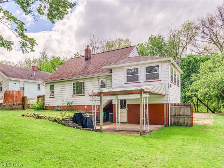 717 Columbia Avenue, Akron, OH - Photo 3