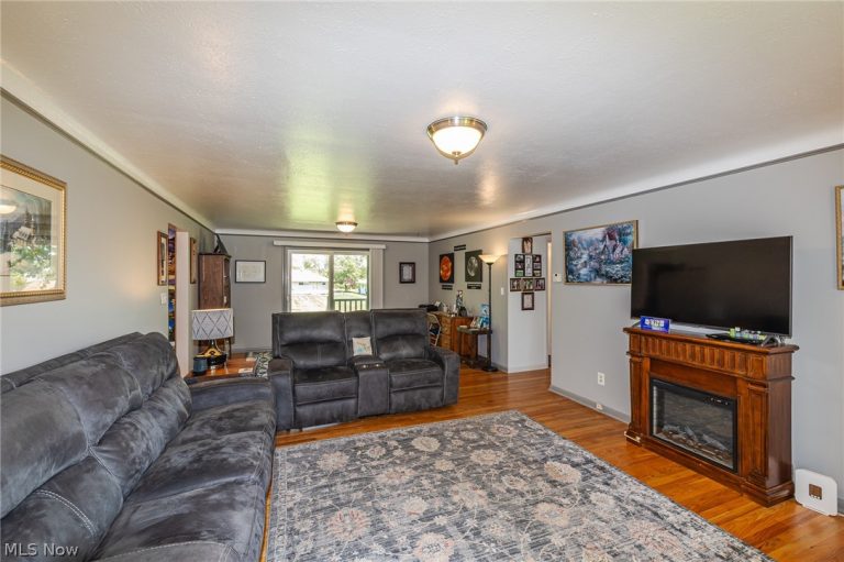 1055 Twilight Drive, Seven Hills, OH - Photo 6