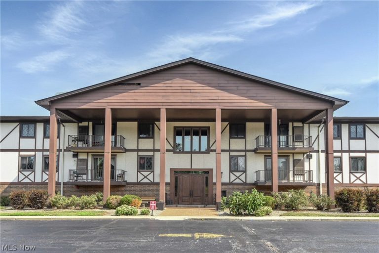 4849 Grace Road #122, North Olmsted, OH, 44070