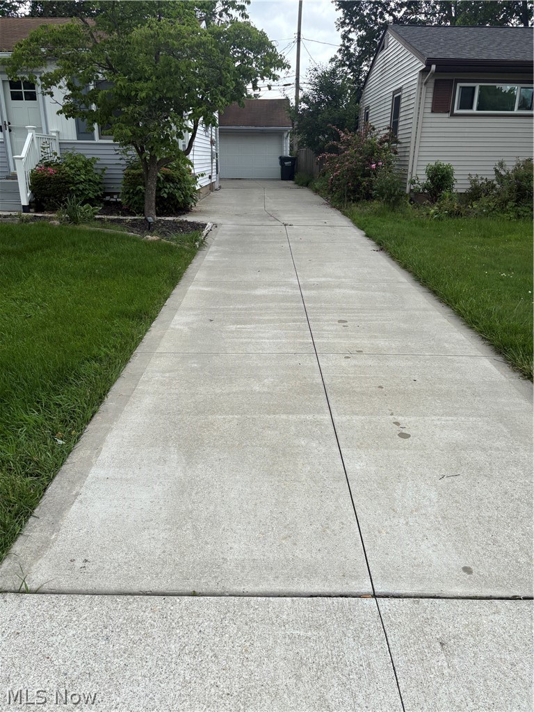 340 Hickory Drive, Berea, OH - Photo 2