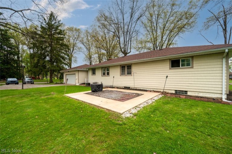 503 Montrose Street, Youngstown, OH - Photo 5