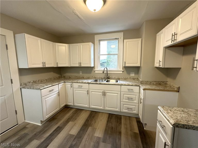 1438 Newton Street, Akron, OH - Photo 6