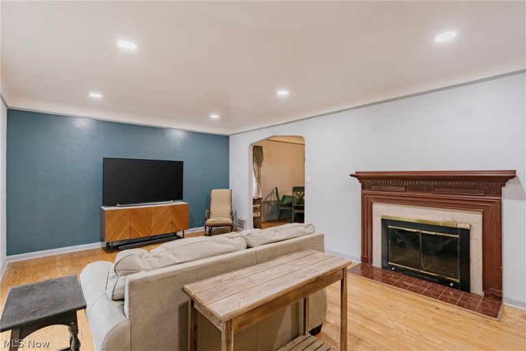 3675 Avalon Road, Shaker Heights, OH - Photo 5