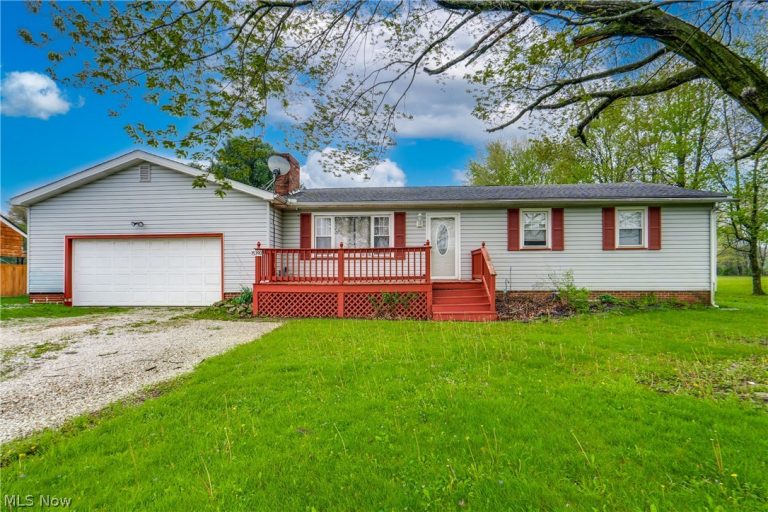 15390 Cenfield Street, Alliance, OH, 44601