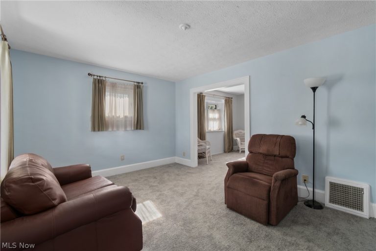 1182 Tampa Avenue, Akron, OH - Photo 5