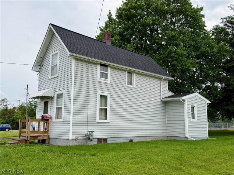 2149 Henry Avenue, Canton, OH - Photo 2