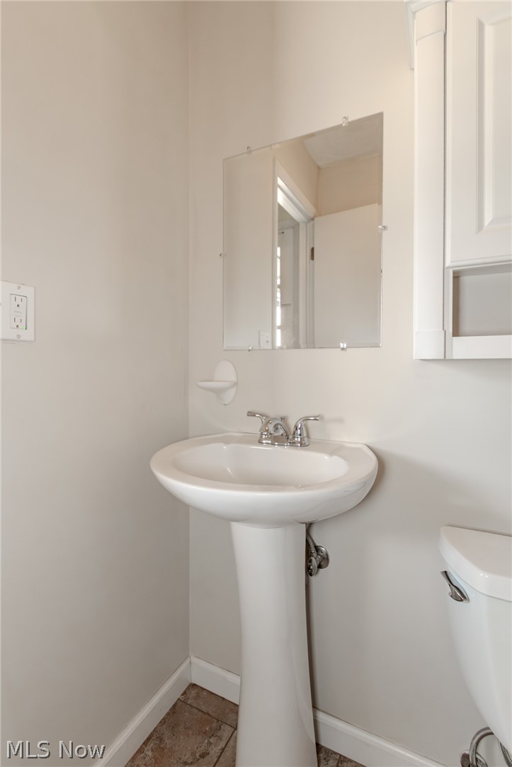 344 Karen Drive, Chardon, OH - Photo 8