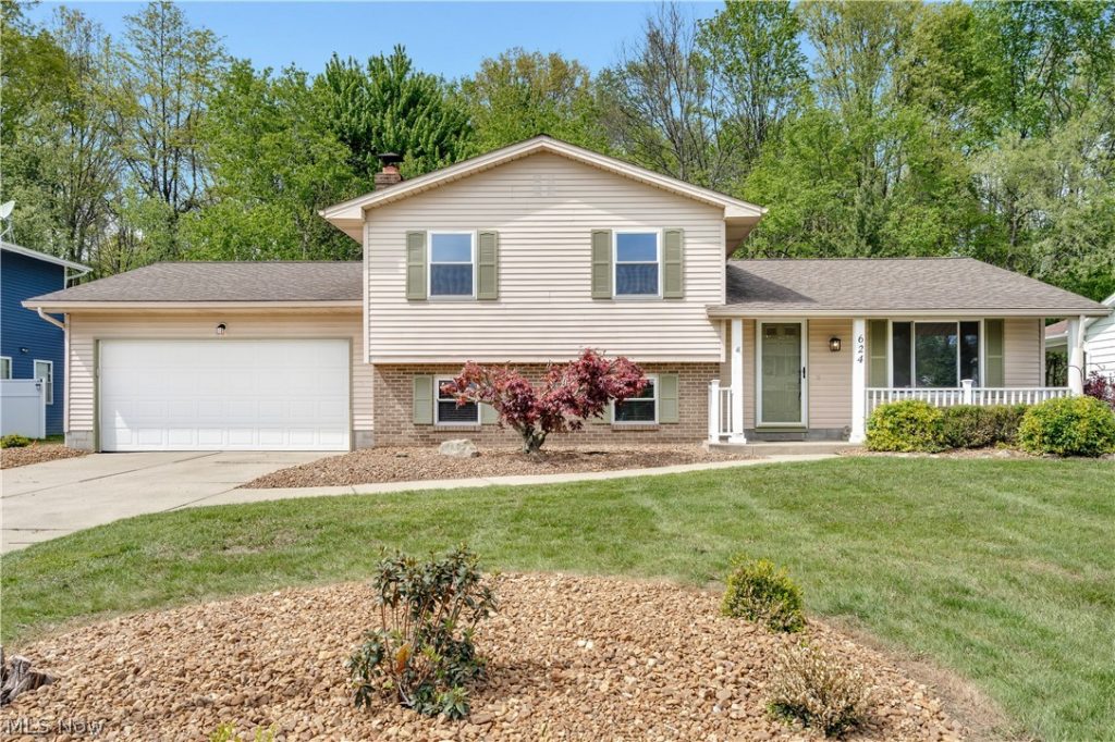 624 Angiline Drive, Boardman, OH