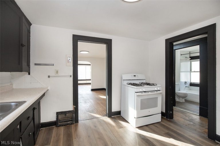 7610 Dearborn Avenue, Cleveland, OH - Photo 5