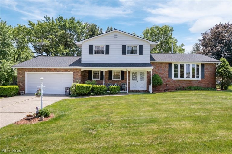 5070 Echovalley Street, North Canton, OH, 44720