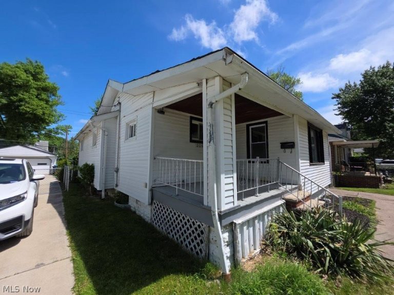 20632 Woodstock Avenue, Fairview Park, OH - Photo 2