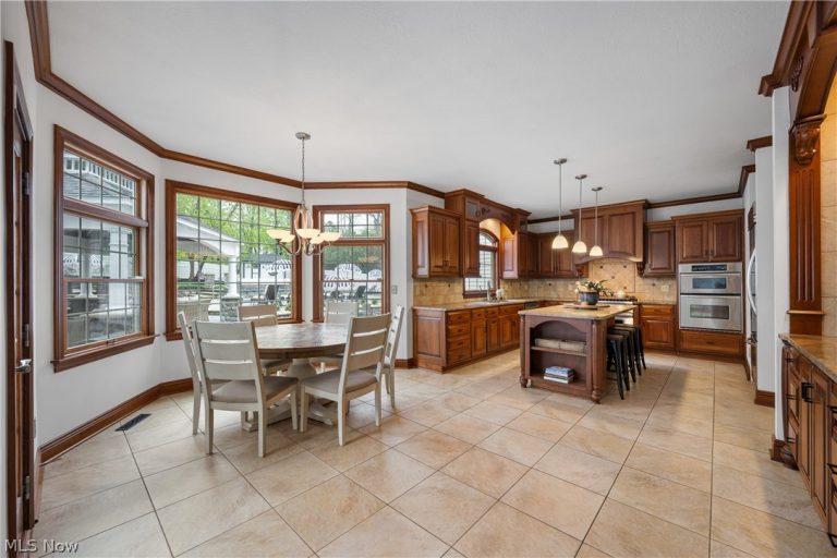 2515 Holgate Road, Akron, OH - Photo 8
