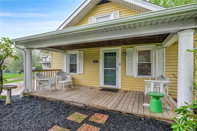 6854 Hillway Avenue, North Canton, OH - Photo 4