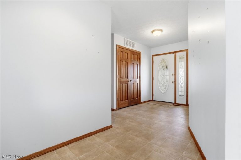 33037 Pebblebrook Drive, North Ridgeville, OH - Photo 6