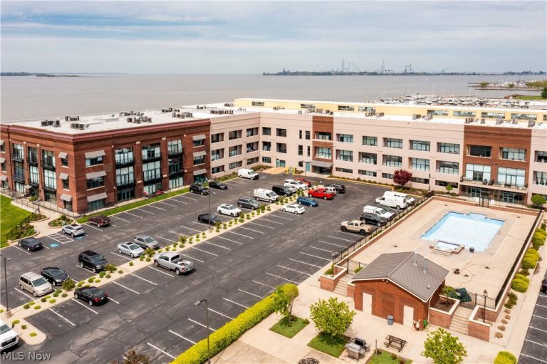 401 Shoreline Drive #102, Sandusky, OH - Photo 3