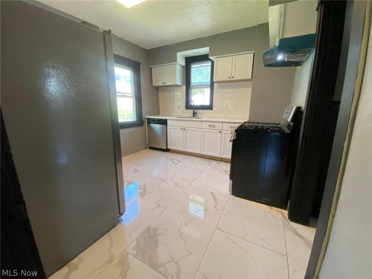 14726 Puritas Avenue, Cleveland, OH - Photo 5
