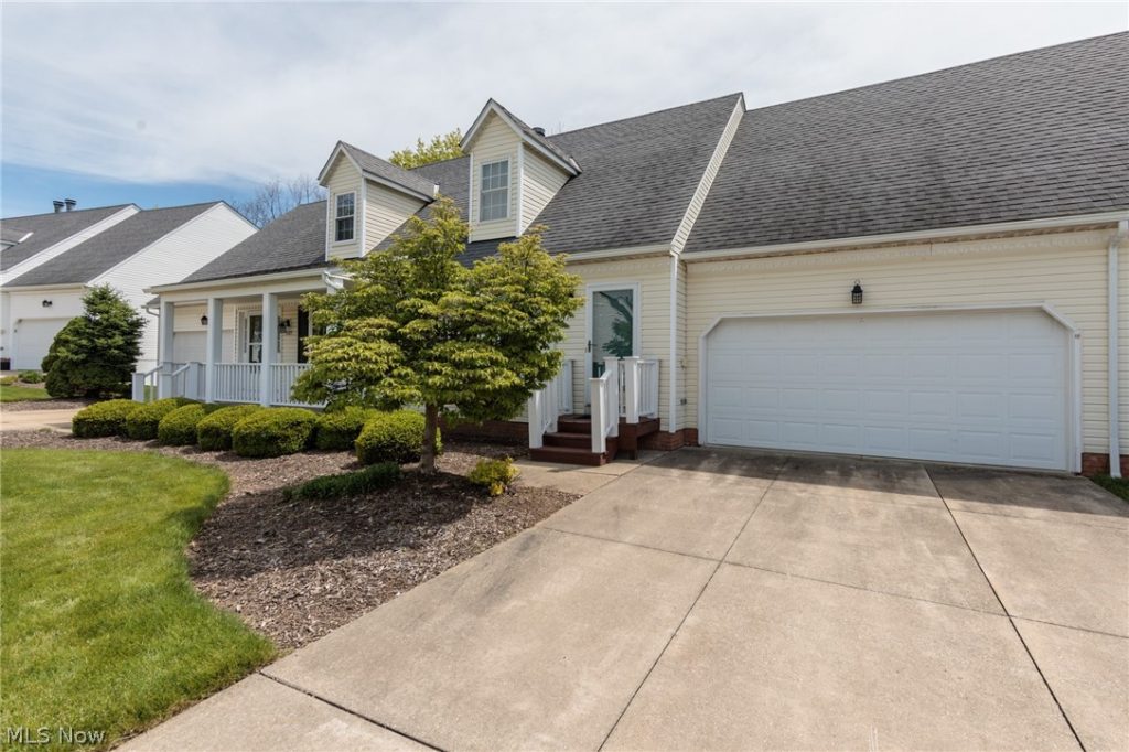 5111 Rockport Cove, Stow, OH