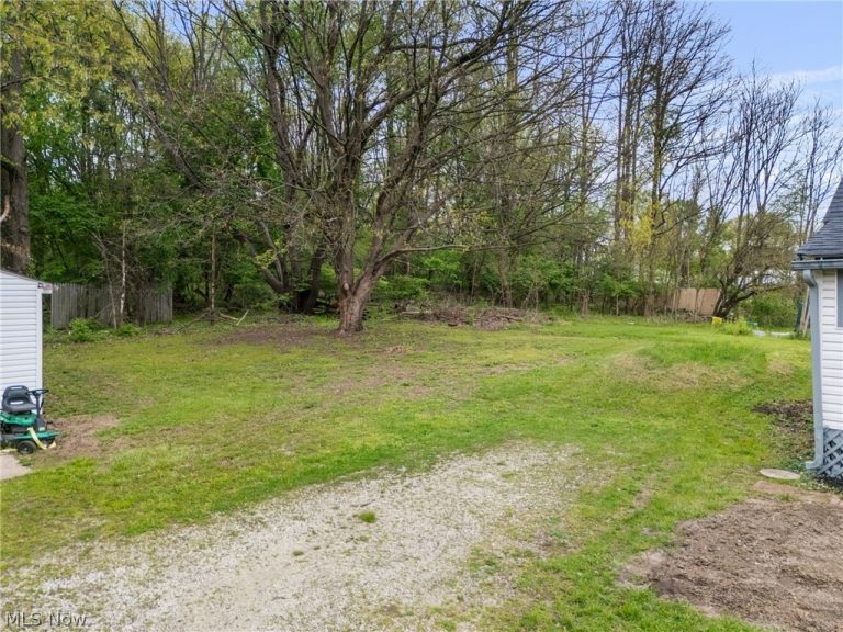 671 Fairview Avenue, Barberton, OH - Photo 5