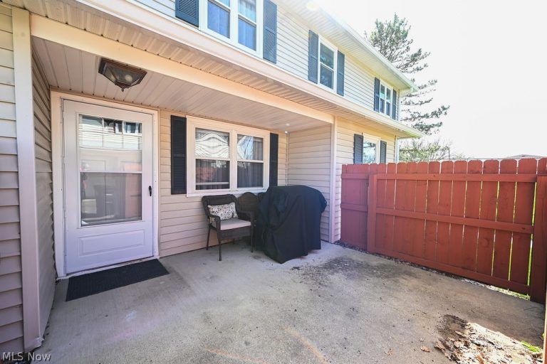 4251 Regal Avenue, Brunswick, OH - Photo 2