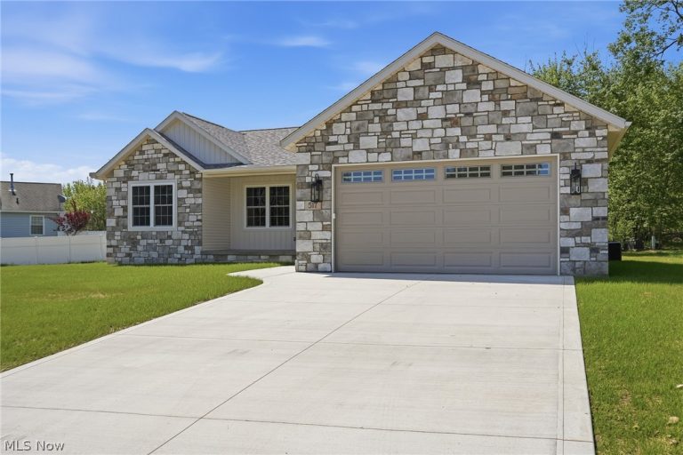 517 Whitetail Trail, Canton, OH - Photo 2