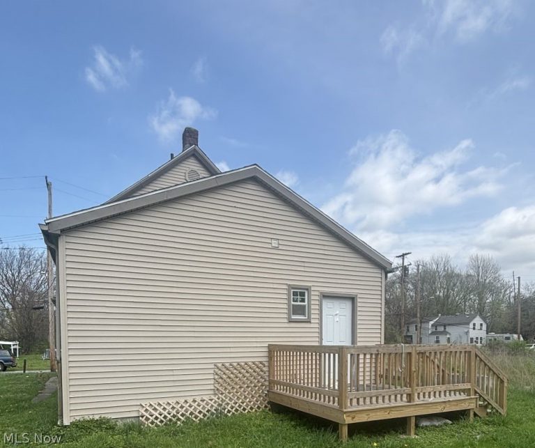 8706 Nevada Avenue, Cleveland, OH - Photo 2