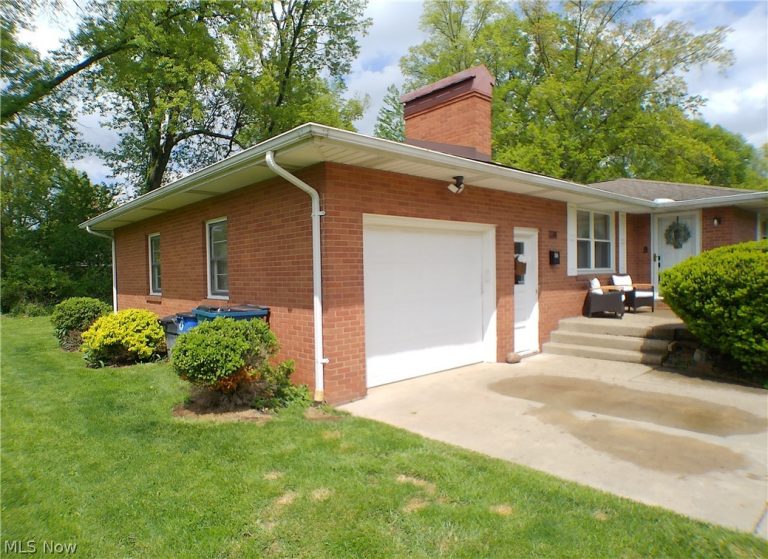 338 Mansell Drive, Liberty, OH - Photo 3