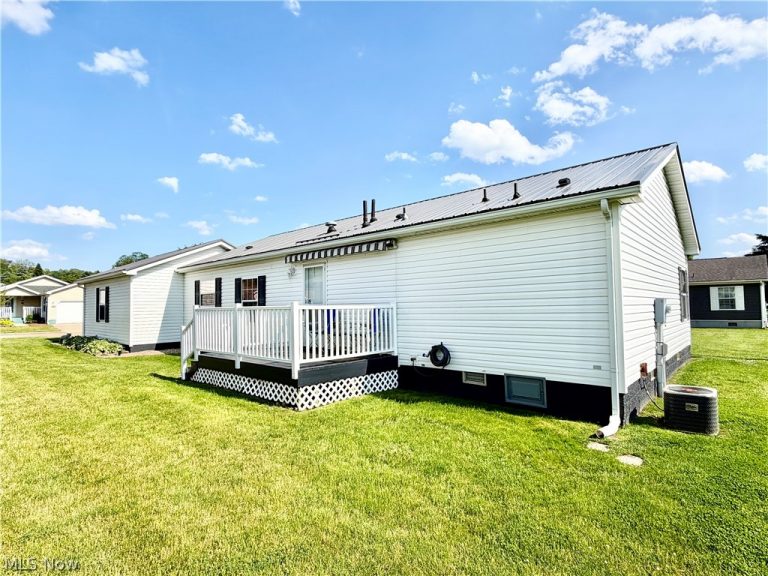 207 Polaris, Dover, OH - Photo 3