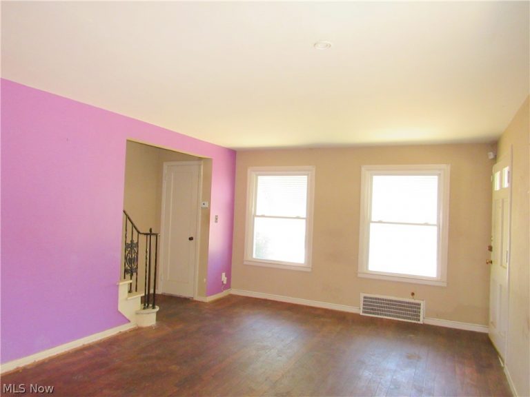 25250 Treadwell Avenue, Euclid, OH - Photo 2