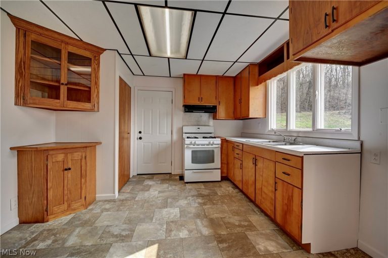 12413 Lick Run RD, Newcomerstown, OH - Photo 4