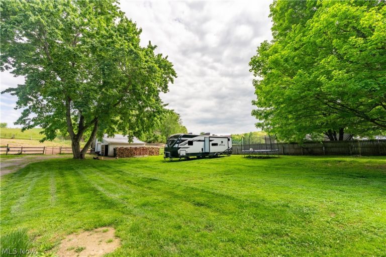 3190 Irish Road, Magnolia, OH - Photo 5