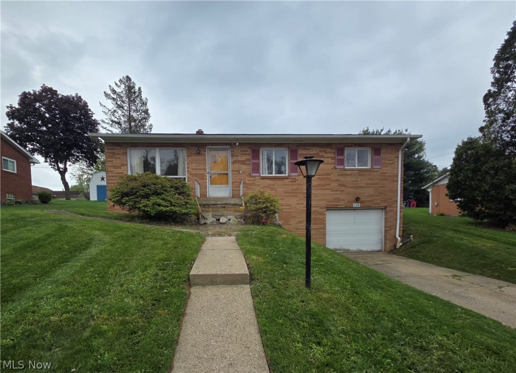 238 Meadowbrook Drive, Steubenville, OH